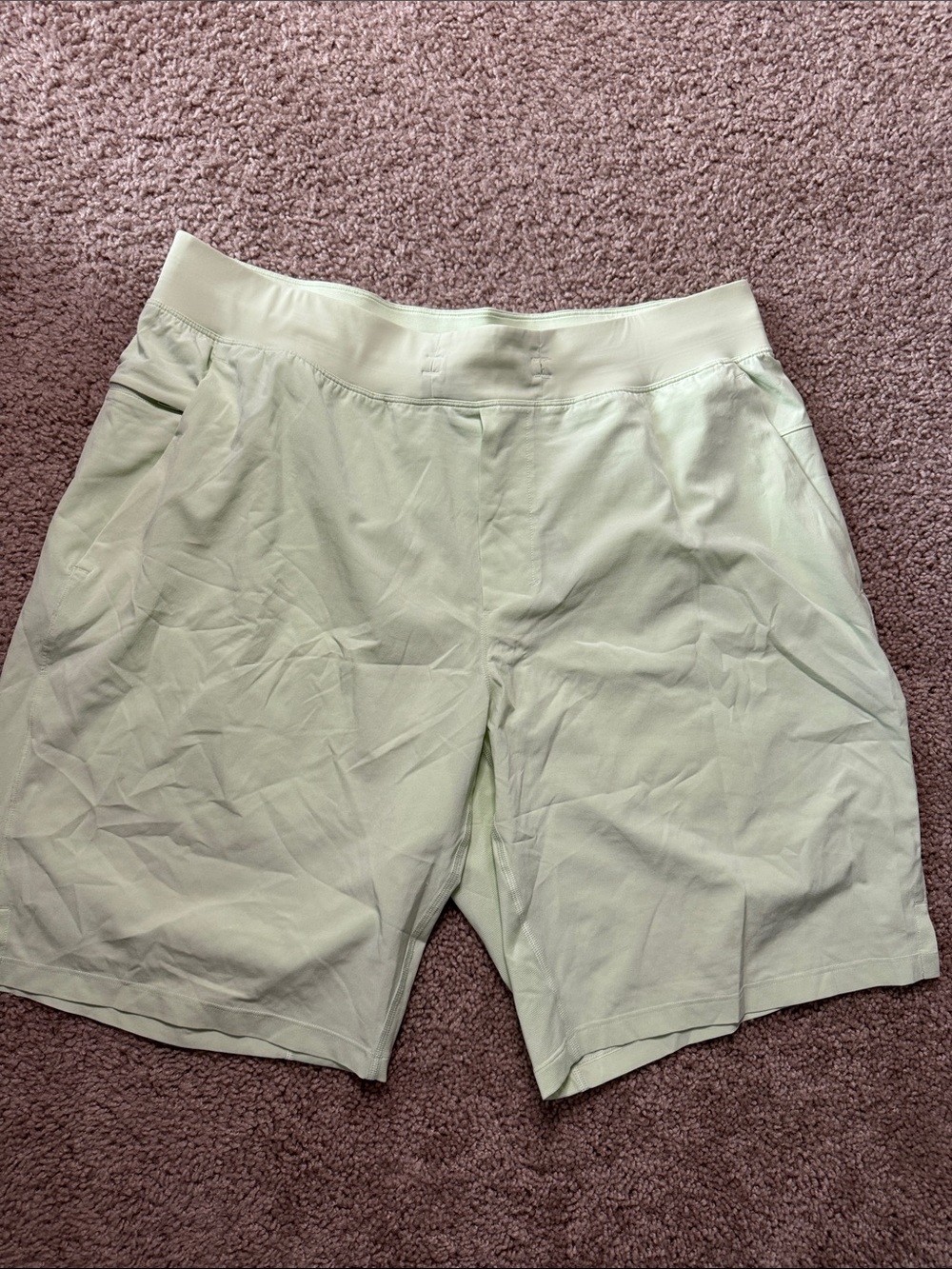 Lululemon green men’s shorts